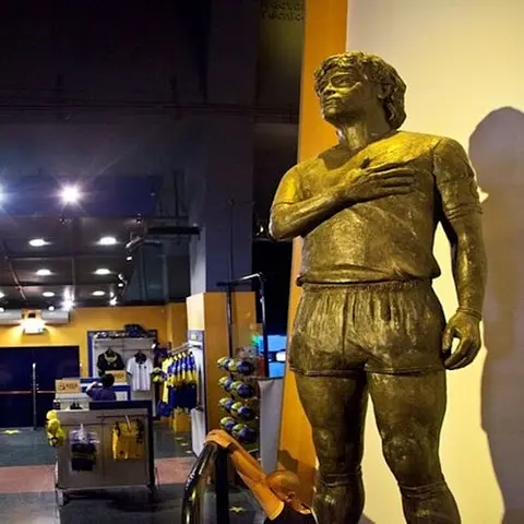 Statue von Diego Armando Maradona